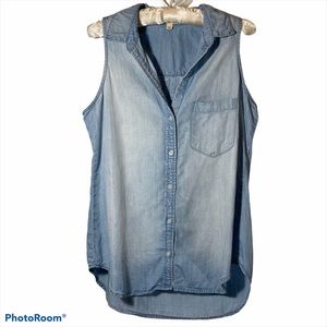 Cloth & Stone Sleeveless Chambray Top. Size M.